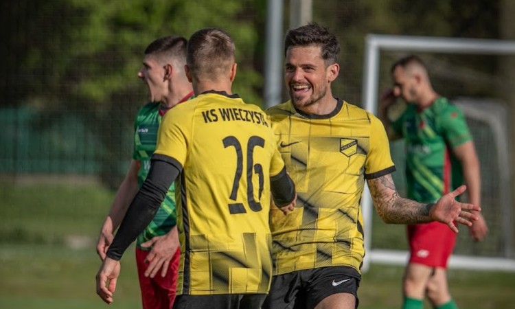 Wysoka wygrana z liderem. Wieczysta II - Orzeł 5:1.